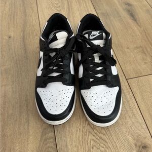 Nike Men’s Panda Low-Top Dunks